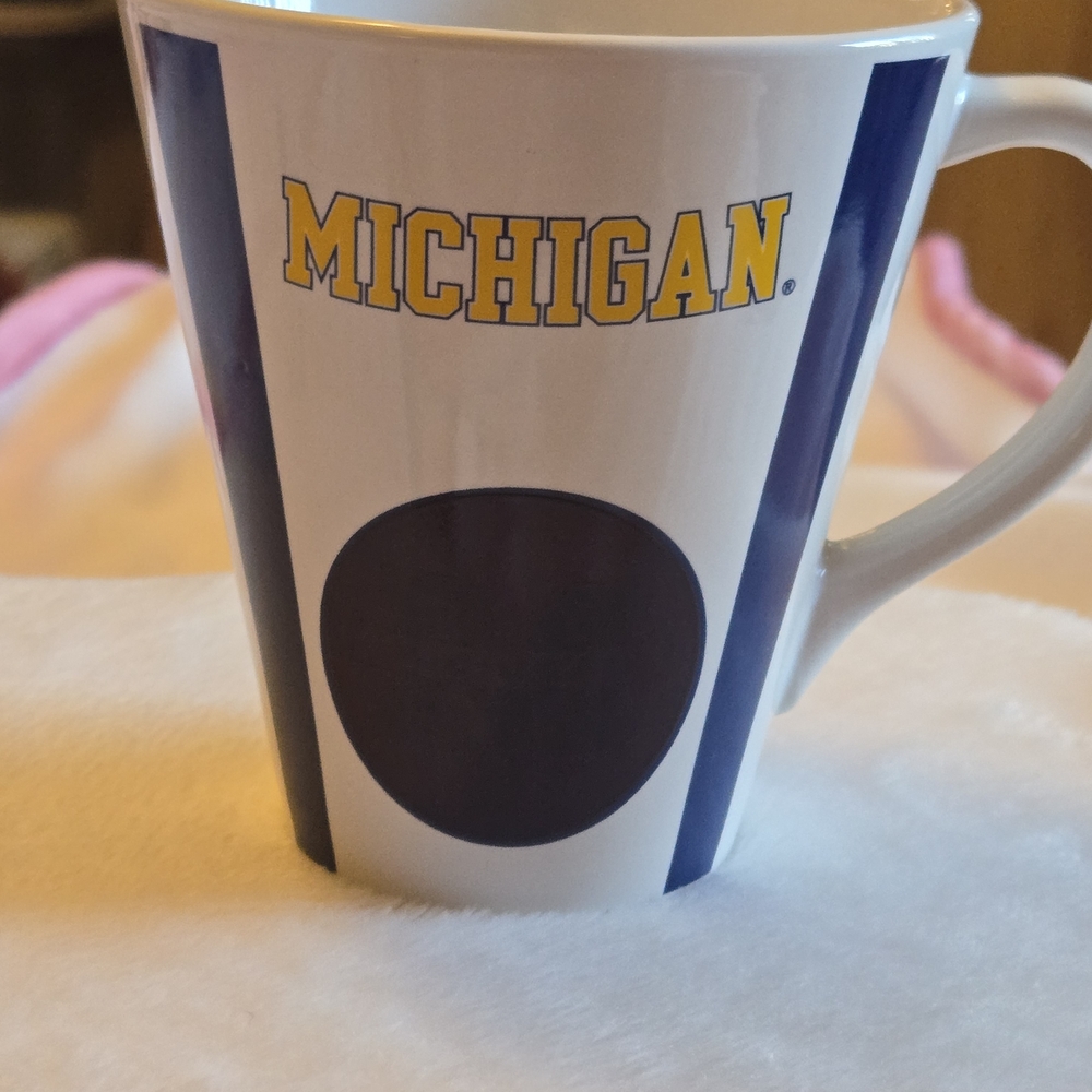 NWOT University Of Michigan 10oz Coffee Mug, Shows Logo When Hot Liquid Is Added